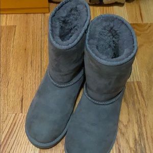Classic short ugg boots